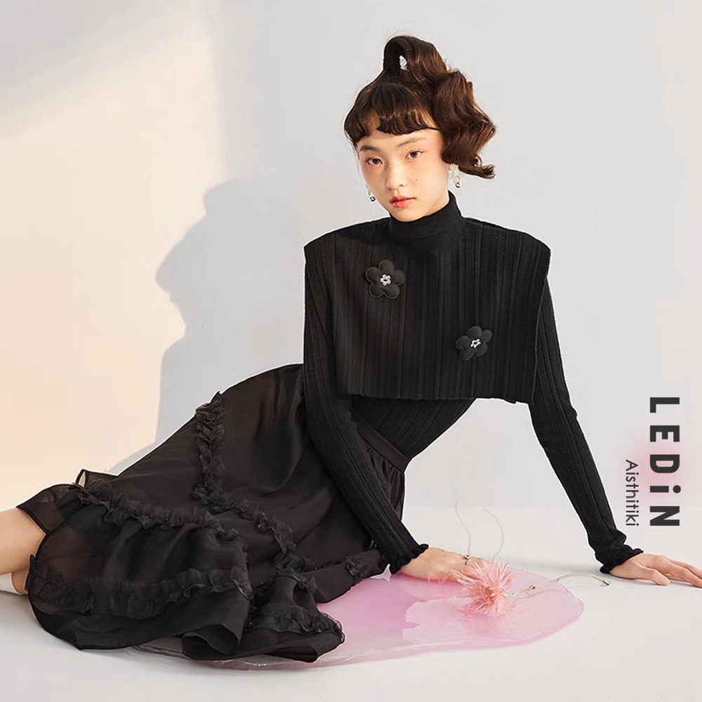 Plain Two-Piece black flower Turtleneck Sweater（new）